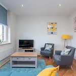 Pass The Keys Hunter House - Spacious & Modern Duplex With Private Parking