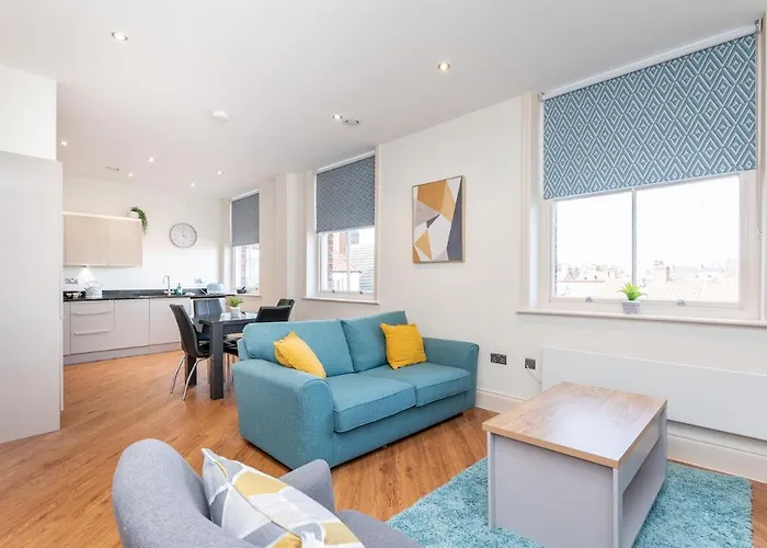 Pass The Keys Hunter House - Spacious & Modern Duplex With Private Parking