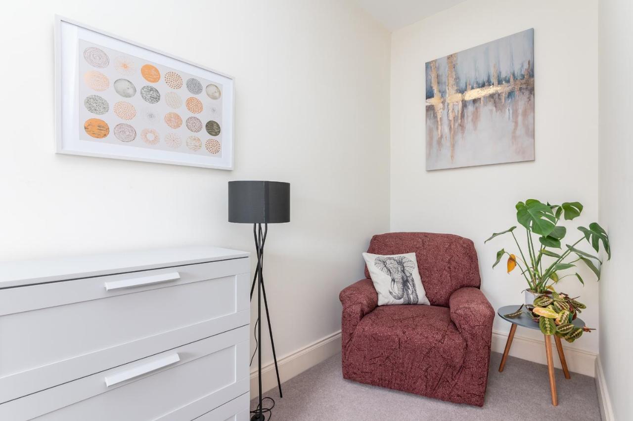Pass The Keys Hunter House - Spacious & Modern Duplex With Private Parking *