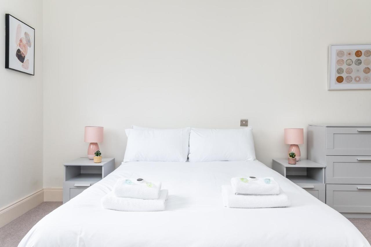 Pass The Keys Hunter House - Spacious & Modern Duplex With Private Parking Apartment York