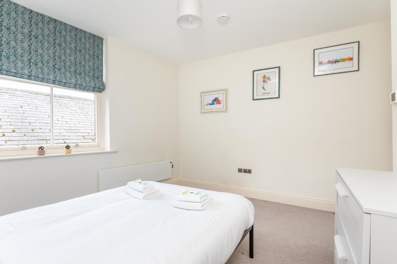 Pass The Keys Hunter House - Spacious & Modern Duplex With Private Parking Apartment York