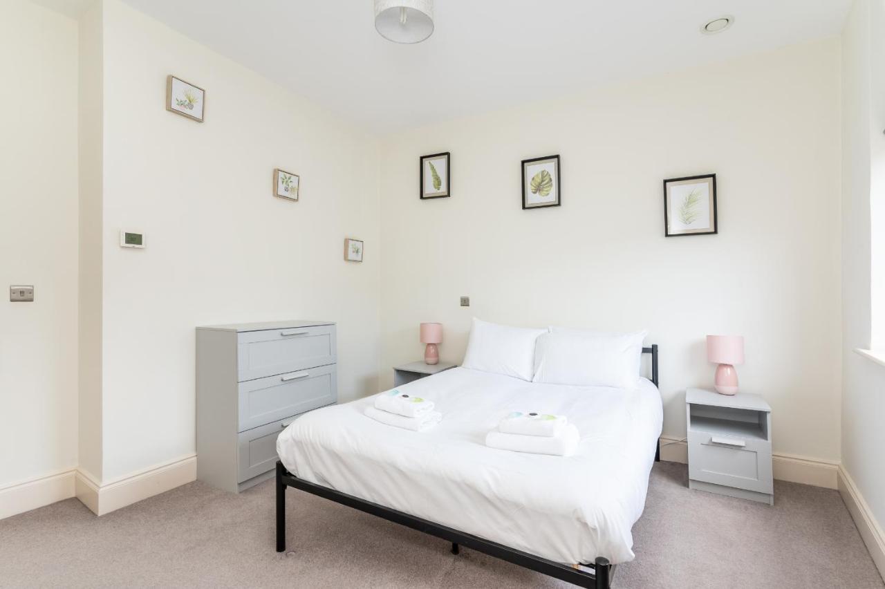 Apartment Pass The Keys Hunter House - Spacious & Modern Duplex With Private Parking York