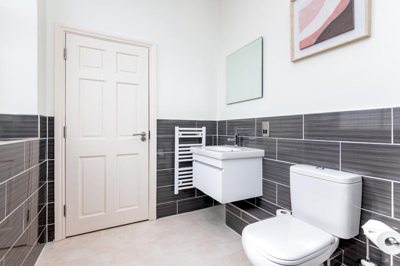 Pass The Keys Hunter House - Spacious & Modern Duplex With Private Parking